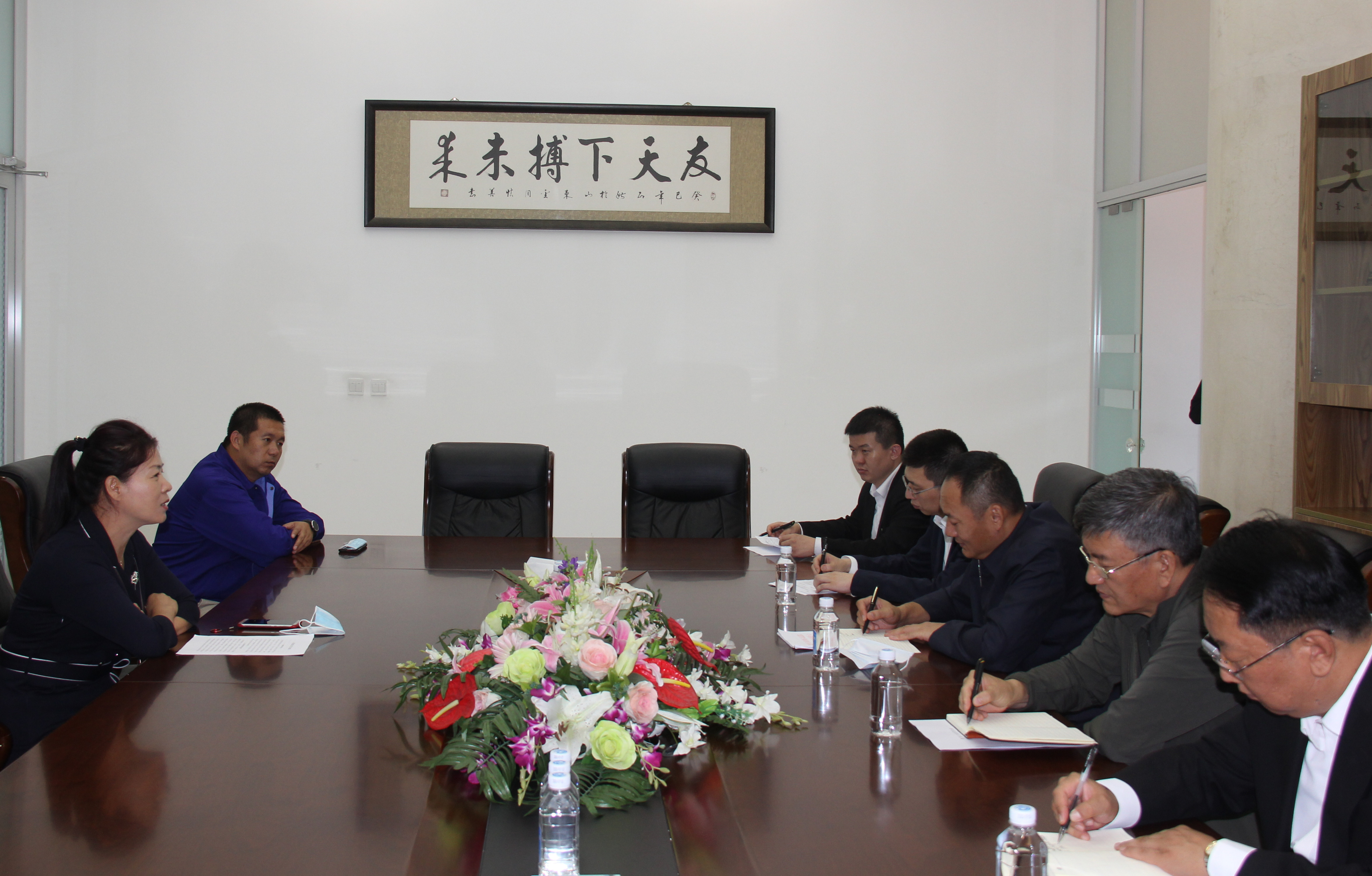 牡丹江市中級人民法院院長宋殿寶率隊(duì)走訪友搏藥業(yè)