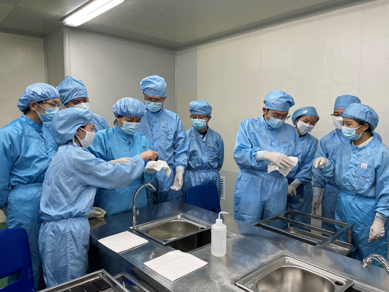 湖南省藥品生產(chǎn)骨干檢查員九芝堂長沙基地開展為期5天的駐企跟班培訓